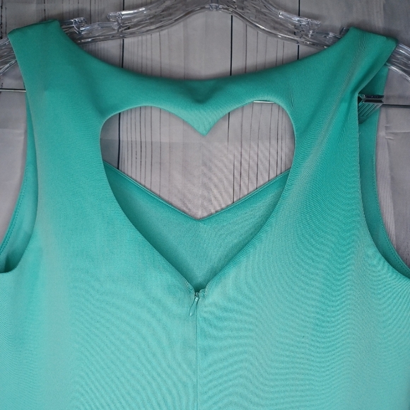 Charlotte Russe sleevless heart Cut out dress - Picture 8 of 11